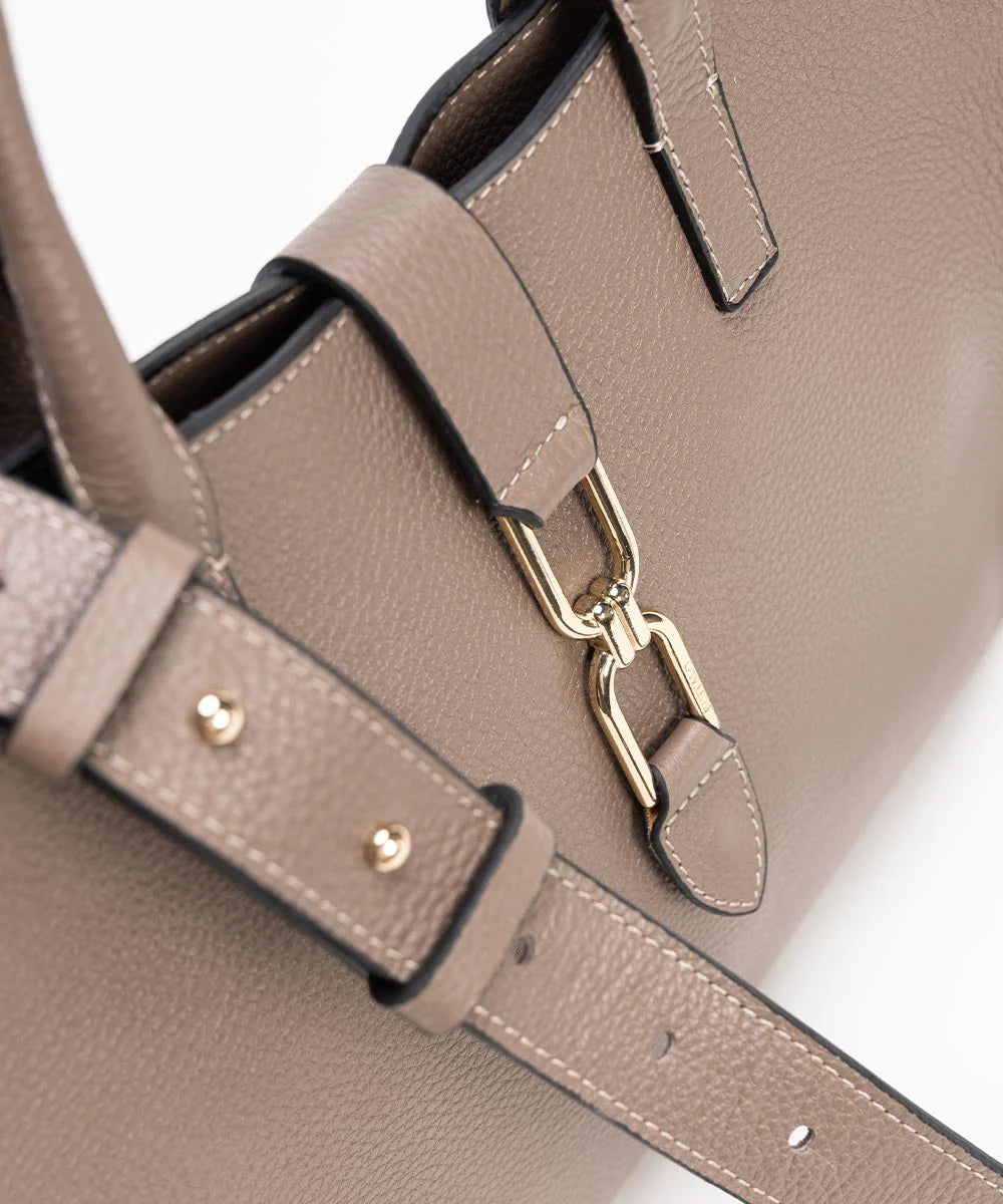 SIVA TAŠNA LARA / 245